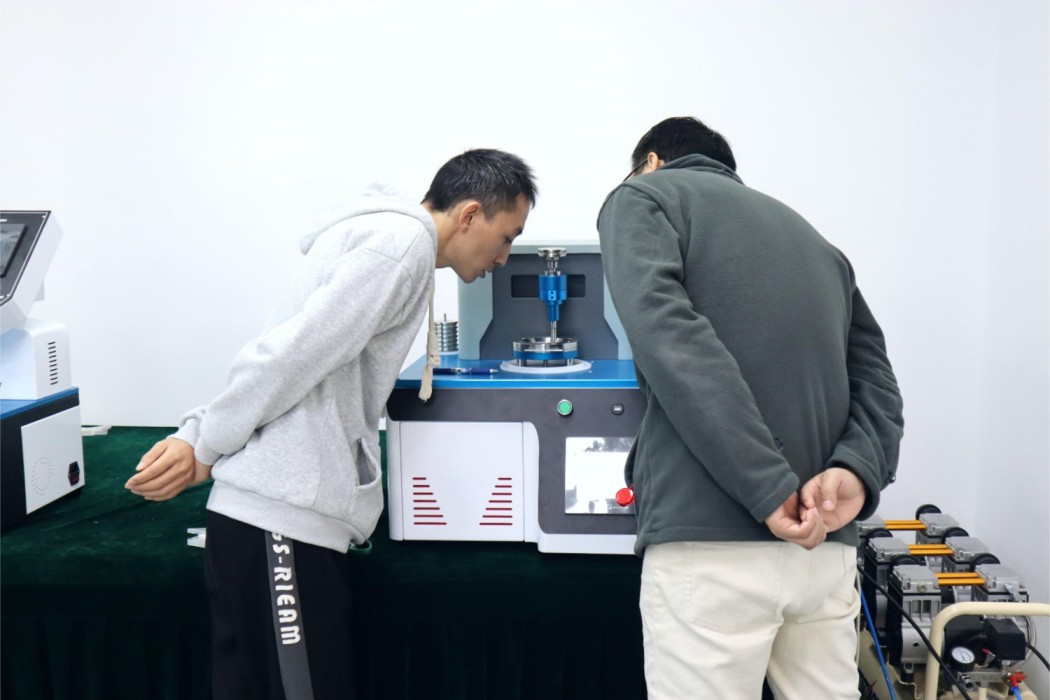 百格刮擦测试仪合作新篇章：上海理涛与昆山XX公司携手并进